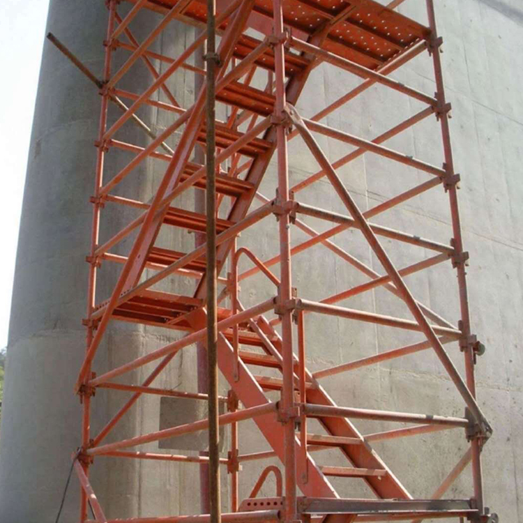 永邦建筑 專業提供掛網式爬梯與75加強型施工安全爬梯，定制化腳手架解決方案